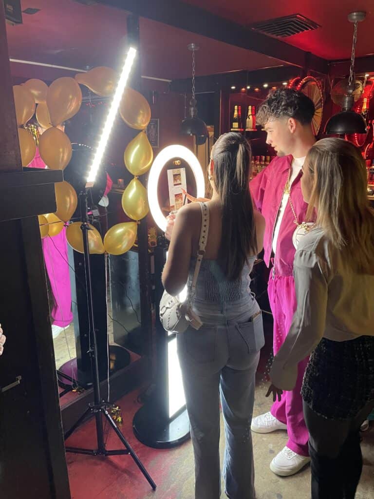 360 photobooth - photobooth huren - photobooth zuil mogelijkheden