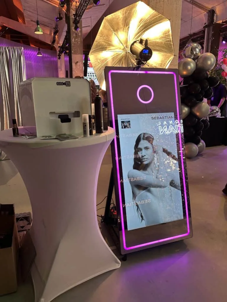 Huur een mirror booth - maggic mirror - spiegel photobooth - mirror booth huren